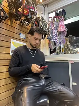 Leonardmoppet online show from 02-08-26, 12:36