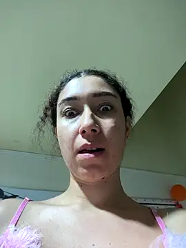 Meggie  online show from 10-20-25, 11:05