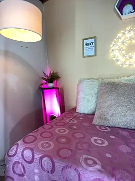 Meggie  online show from 11-12-25, 11:14