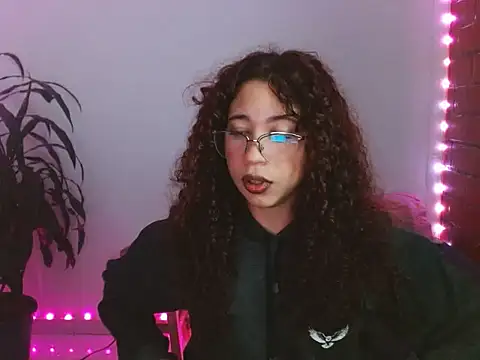 Medussa3033 online show from 11-07-25, 01:38