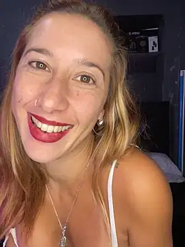 Snapshot of sexymaryjane chatting on 10-21-25, 03:57 sexymaryjane online show from 10-21-25, 03:57