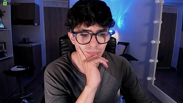 Mikeyvioleta  online show from 02-17-26, 08:22