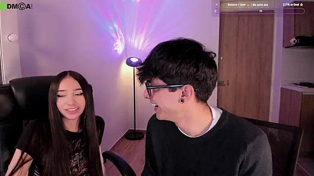 Snapshot of Mikeyvioleta_ chatting on 04-21-26, 01:53 Mikeyvioleta online show from 04-21-26, 01:53