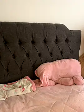 MiaSofia   online show from 10-27-25, 08:02