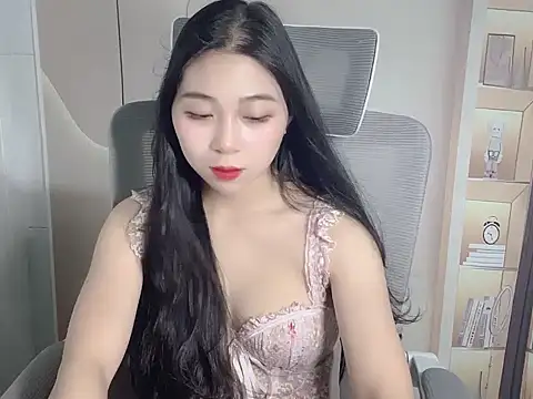 Snapshot of Lilybelle-e chatting on 10-18-25, 01:19 Lilybelle-e online show from 10-18-25, 01:19