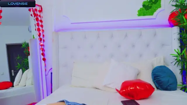 AriannaSins online show from 02-18-25, 01:33