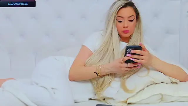 AriannaSins online show from 02-24-25, 04:15