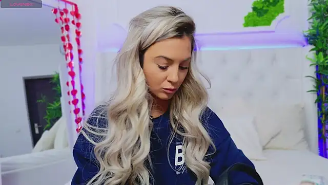 AriannaSins online show from 03-04-25, 01:17