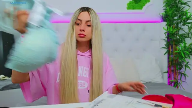 AriannaSins online show from 03-11-25, 01:23