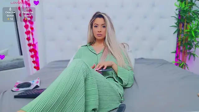 AriannaSins online show from 03-18-25, 07:53