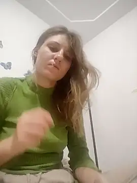 Snapshot of SandyCassie chatting on 10-19-25, 04:35 SandyCassie online show from 10-19-25, 04:35