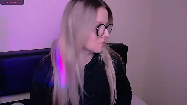 AllaLeomz online show from 10-21-25, 06:47