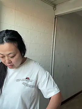 aini-maili online show from 10-22-25, 10:42