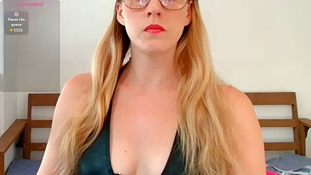 DemigoddessLexie online show from 02-04-26, 01:11