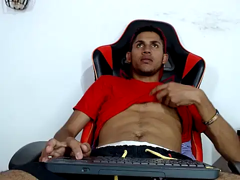 Snapshot of sexy_latin_cum chatting on 10-18-25, 11:16 sexy latin cum online show from 10-18-25, 11:16