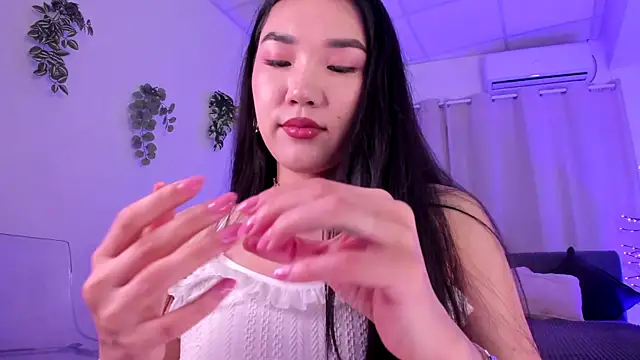 Divine Madeleine online show from 06-12-26, 06:01