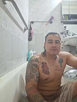 Snapshot of Rueditasss chatting on 05-08-26, 01:27 Rueditasss online show from 05-08-26, 01:27