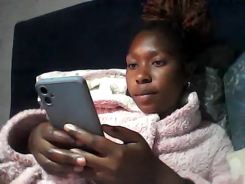Snapshot of sexysmalldaily04 chatting on 10-17-25, 08:06 sexysmalldaily04 online show from 10-17-25, 08:06