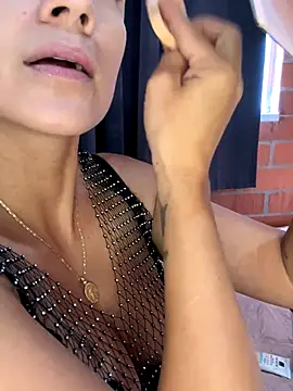 Snapshot of valentina_herrrera chatting on 11-16-25, 03:28 valentina herrrera online show from 11-16-25, 03:28