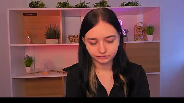 miki ti online show from 10-25-25, 08:33