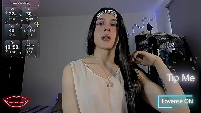 Snapshot of Lyric_Mirage chatting on 10-30-25, 02:29 Lyric Mirage online show from 10-30-25, 02:29