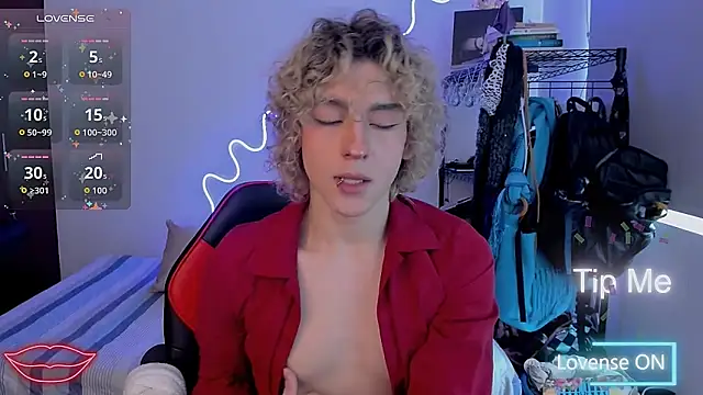 Snapshot of Lyric_Mirage chatting on 11-18-25, 08:13 Lyric Mirage online show from 11-18-25, 08:13