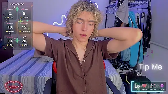 Snapshot of Lyric_Mirage chatting on 12-02-25, 11:00 Lyric Mirage online show from 12-02-25, 11:00