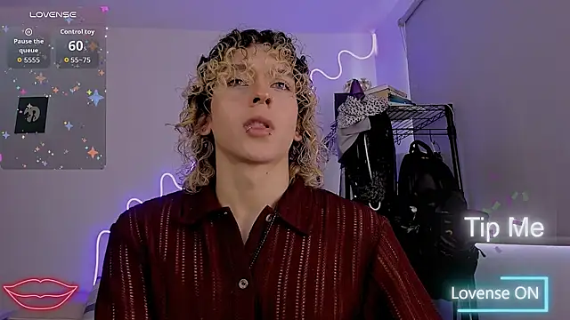 Snapshot of Lyric_Mirage chatting on 03-12-26, 09:43 Lyric Mirage online show from 03-12-26, 09:43