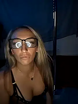 Snapshot of xx_spiceycouple_xx chatting on 03-17-26, 08:56 xx spiceycouple xx online show from 03-17-26, 08:56