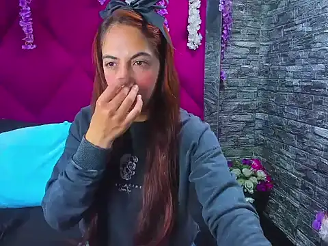 MariamGray1 online show from 10-25-25, 04:57