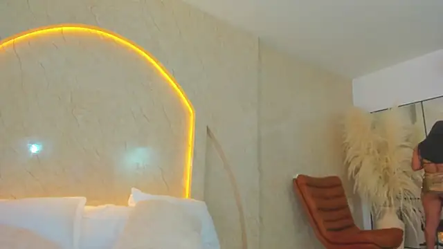 Antonella Russo1 online show from 12-16-25, 01:49