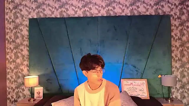 Aaron Eze online show from 05-03-26, 12:33