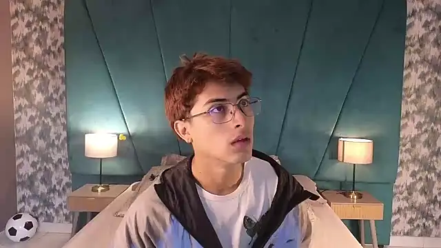 Aaron Eze online show from 07-12-26, 12:07