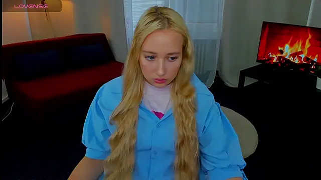 AuroraSkyee online show from 10-28-25, 12:30