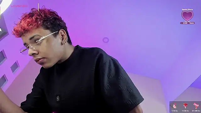 Snapshot of Xavier_Fox___ chatting on 02-13-26, 08:05 Xavier Fox online show from 02-13-26, 08:05