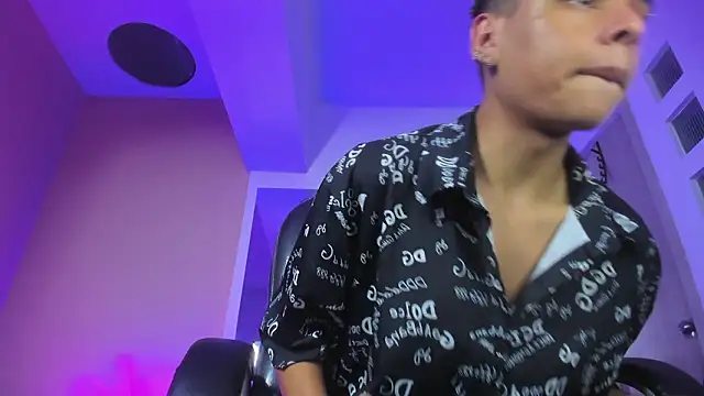 Snapshot of Xavier_Fox___ chatting on 03-05-26, 03:57 Xavier Fox online show from 03-05-26, 03:57