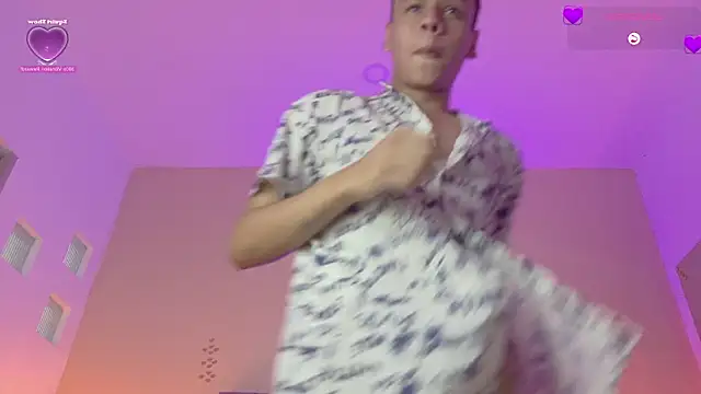 Snapshot of Xavier_Fox___ chatting on 03-10-26, 08:14 Xavier Fox online show from 03-10-26, 08:14