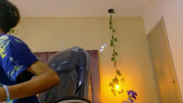 Snapshot of Xavier_Fox___ chatting on 03-15-26, 01:50 Xavier Fox online show from 03-15-26, 01:50