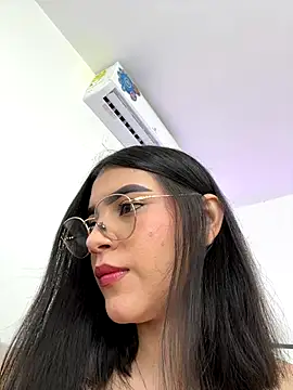 Julietalcl online show from 11-30-25, 06:45