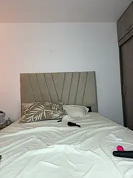 Julietalcl online show from 03-12-26, 08:04