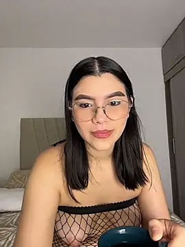 Snapshot of Julietalcl chatting on 04-21-26, 09:37 Julietalcl online show from 04-21-26, 09:37