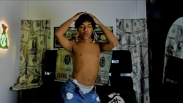 Latin Femboy13 online show from 10-25-25, 07:30