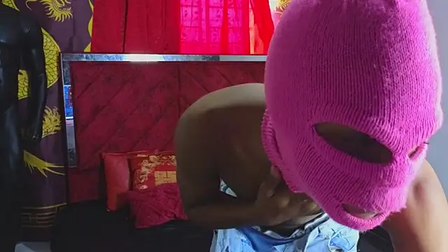 Latin Femboy13 online show from 11-04-25, 03:44