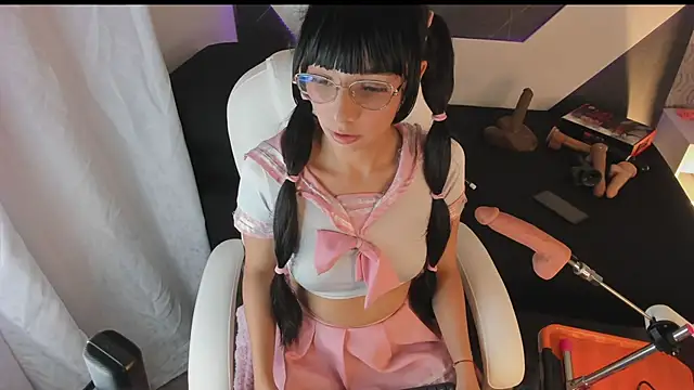 michelle cutee  online show from 11-08-25, 08:29