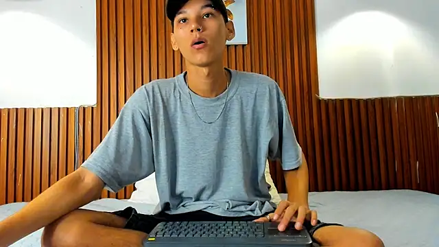 AQUARIUS x online show from 10-31-25, 11:55