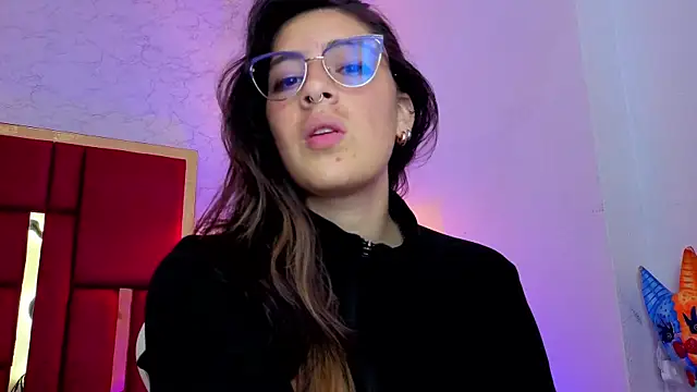 Snapshot of moon_winy chatting on 05-15-26, 11:39 moon winy online show from 05-15-26, 11:39