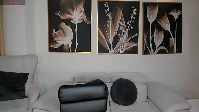 MeganCross1 online show from 11-16-25, 04:51