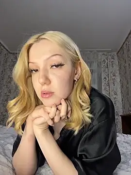 AlexandraXKitty online show from 02-25-26, 11:36