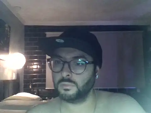 Snapshot of RickdeSP chatting on 11-17-25, 07:19 RickdeSP online show from 11-17-25, 07:19