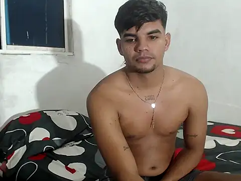 Snapshot of Charly_22cm chatting on 10-17-25, 07:55 Charly 22cm online show from 10-17-25, 07:55
